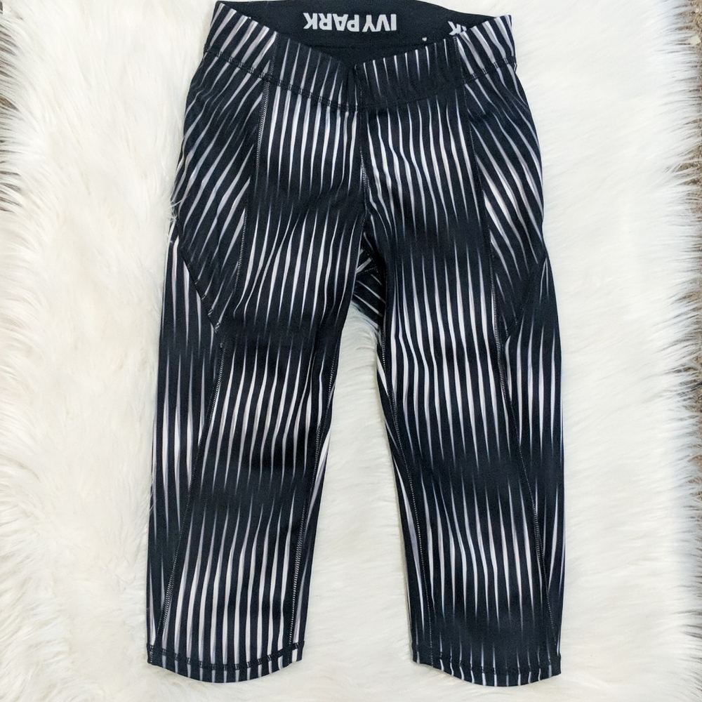 Ivy Park Mid-rise Kaleidostripe Capri Leggings